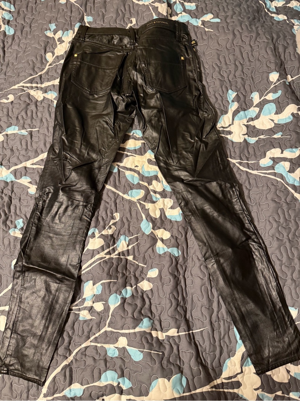 Rock & Republic Black Faux Leather Skinny Pants KASHMIRE